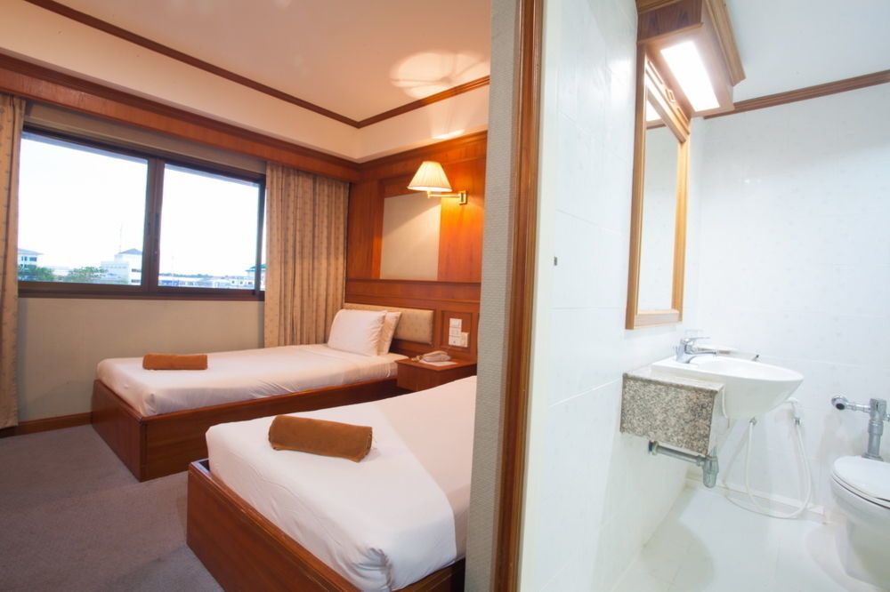 Imperial Sakon Hotel สกลนคร ภายนอก รูปภาพ