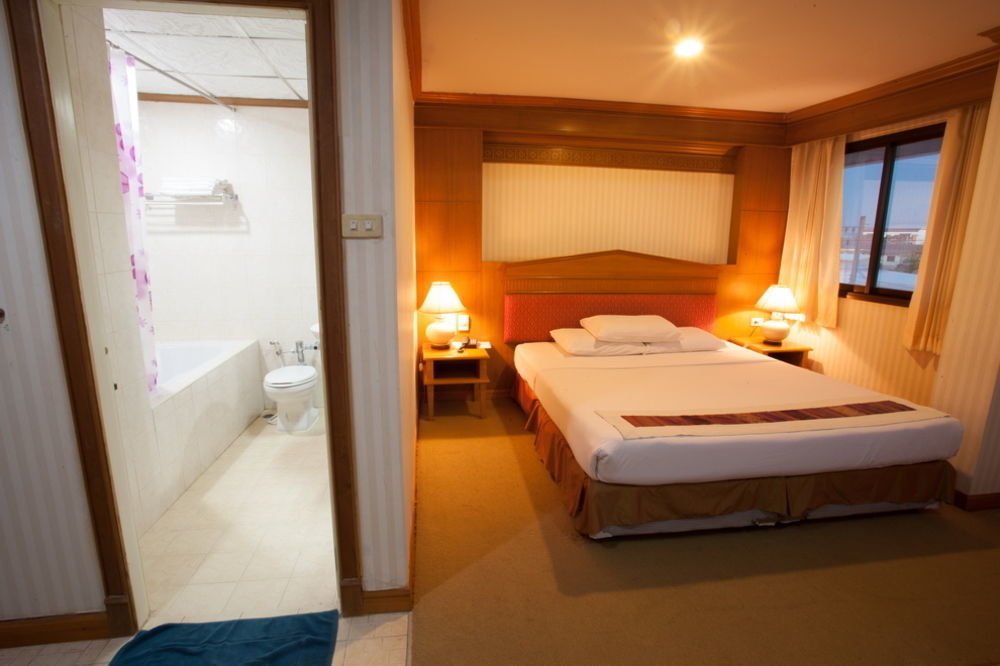 Imperial Sakon Hotel สกลนคร ภายนอก รูปภาพ