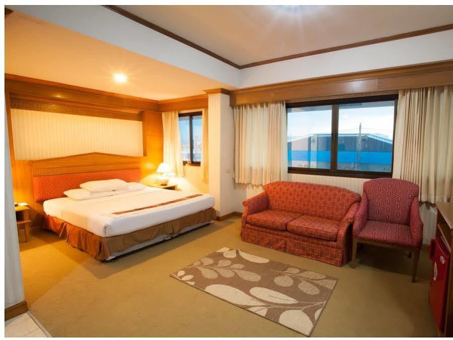 Imperial Sakon Hotel สกลนคร ภายนอก รูปภาพ