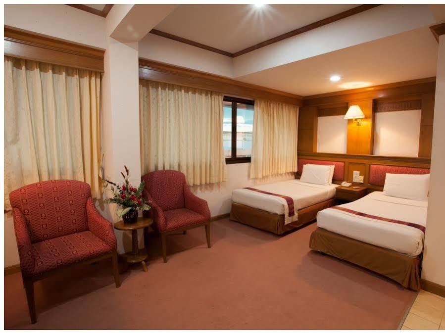 Imperial Sakon Hotel สกลนคร ภายนอก รูปภาพ