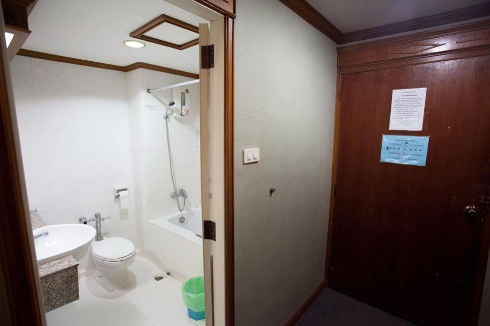 Imperial Sakon Hotel สกลนคร ภายนอก รูปภาพ