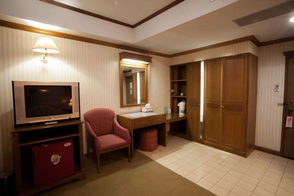 Imperial Sakon Hotel สกลนคร ภายนอก รูปภาพ